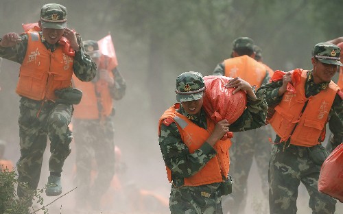 郑州解放军抗洪图片图片