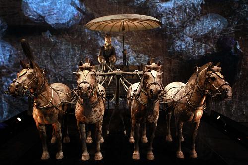 人気新品 秦陵一号铜车马“驶进”中国馆 コレクション