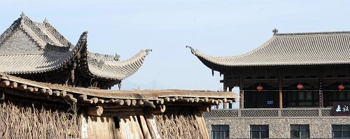这是小庄村的一处土族传统建筑群(1月8日摄)。新华社记者 侯德强 摄