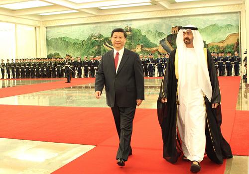 3月28日,中国国家副主席习近平在北京人民大会堂与阿联酋阿布扎比酋长国王储穆罕默德举行会谈。这是会谈前,习近平举行仪式欢迎穆罕默德王储访华。 新华社记者 刘卫兵 摄