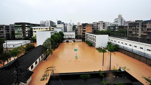 7月22日,广元市一单位内房屋被淹。新华社发(谢谦 摄)
