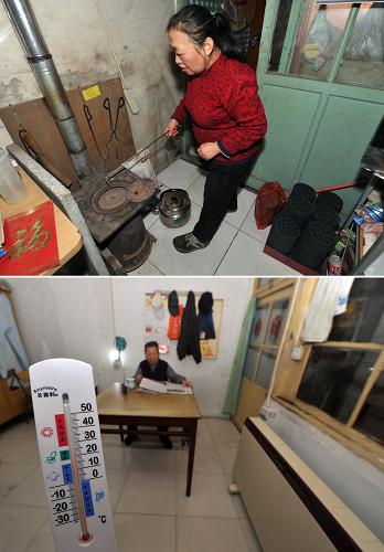 上图为北京市西城区菜市口附近一处平房区的居民用燃煤取暖(2012年1月18日摄);下图为该平房区在2013年11月完成“煤改电后”居民家中用上电暖气(11月15日摄)。根据北京市大气污染防治规划,2015年底将实现城市核心区“无煤化”。2013年,东城区、西城区完成4.4万户平房燃煤采暖居民“煤改电”工程,削减核心区内民用燃煤4万余吨。剩余2万余户燃煤采暖居民将在未来两年内通过人口疏解、清洁能源替代等方式取消燃煤(拼版照片)。新华社记者 公磊 摄