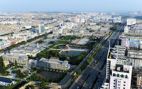 中国历史文化名城——陕西省榆林市莲花池广场一角(8月1日摄)。新华社记者陶明摄