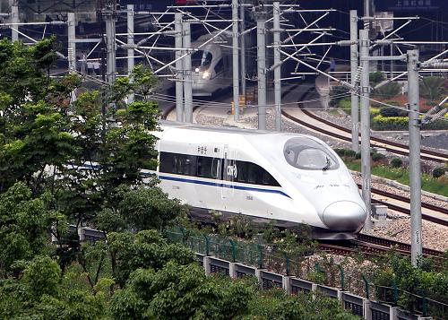 首班京沪高铁g2次列车驶离上海虹桥站(2011