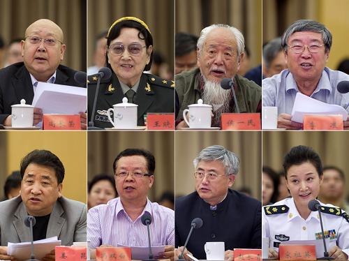 尚长荣、王晓棠、侯一民、李准(上排左起),姜昆、冯双白、赵长青、宋祖英(下排左起)在座谈会上发言(拼版照片,5月17日摄)。新华社记者 金良快 摄