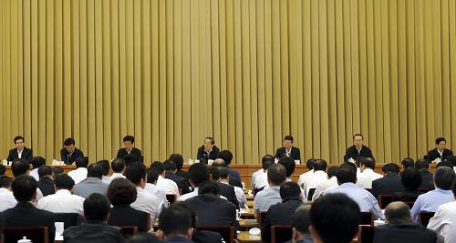 第四次全国对口支援新疆工作会议9月23日至24日在北京召开。中共中央政治局常委、全国政协主席俞正声,中共中央政治局常委、国务院副总理张高丽出席会议并作重要讲话。新华社记者 张铎 摄