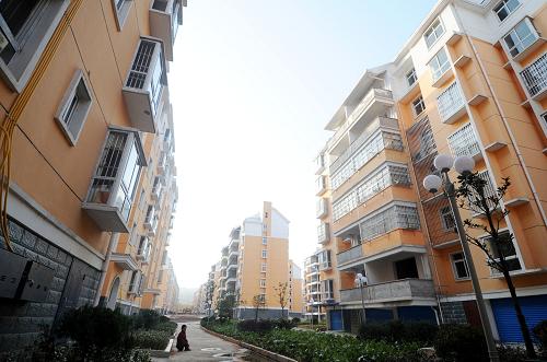 这是江西新余市建设好的茶山新城安置小区楼房(2010年12月30日摄)。新华社记者 周科 摄