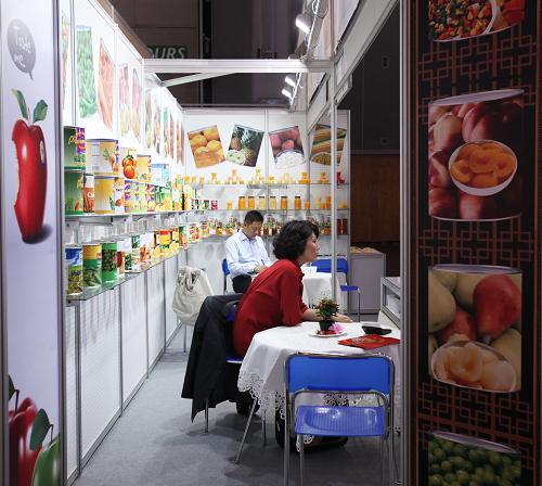 这是10月21日在2012法国国际食品展上拍摄的中国展台。新华社记者 高静 摄