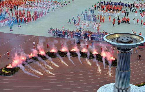 第十二届全运会在沈阳开幕 8月31日,第十二届全国运动会在辽宁沈阳开幕。 这是香港特别行政区体育代表团成员入场。 新华社记者姚剑锋摄
