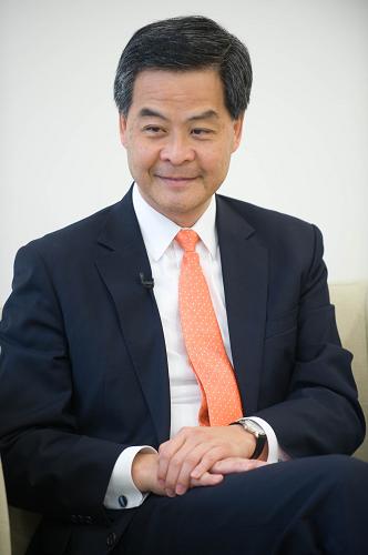 香港特别行政区第四任行政长官梁振英在接受新华社记者专访(3月30日摄