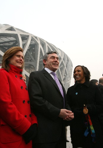 1月19日上午,英国首相布朗参观2008年北京奥运会主体育场“鸟巢”。