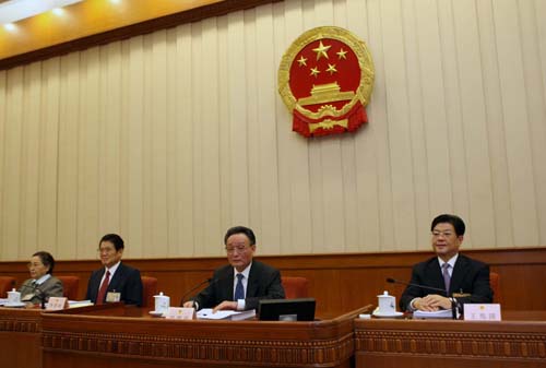 12月23日,十届全国人大常委会第三十一次会议在北京人民大会堂开幕。吴邦国委员长主持会议。 新华社记者 饶爱民 摄
