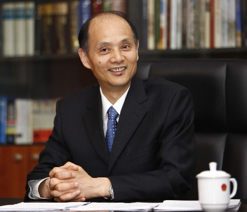 3月20日,中国驻希腊大使罗林泉在雅典接受新华社记者专访。3月24日北京奥运会圣火采集完毕、火炬接力正式开始后,罗林泉将出任第五棒火炬手,成为第一个参与奥运火炬传递的中国大使。新华社记者 李岳 摄