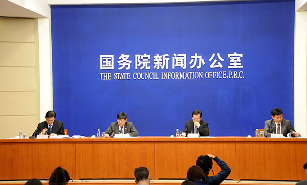 2010年1月18日(星期一)上午10时,国务院新闻办举行新闻发布会,请上海市常务副市长、上海世博会执委会常务副主任杨雄和中国贸促会副会长、上海世博会组委会联络小组常务副组长王锦珍介绍上海世博会筹办工作最新进展和世博会运营准备情况,并答记者问。