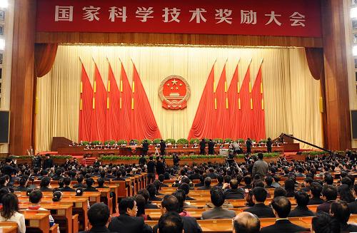 1月9日,中共中央、国务院在北京隆重举行国家科学技术奖励大会。新华社记者 黄敬文 摄