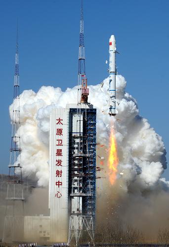 10月29日,搭载遥感卫星十八号的运载火箭在太原卫星发射中心点火发射。 新华社记者 燕雁 摄