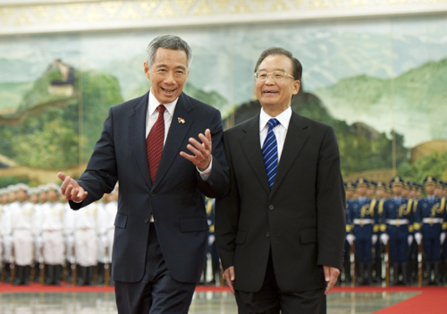 9月6日,中国国务院总理温家宝在北京人民大会堂举行仪式,欢迎新加坡总理李显龙访华。新华社记者 黄敬文 摄