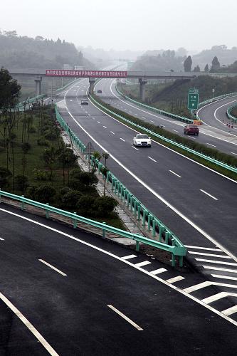 成自泸赤高速公路图片