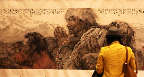 中国画家梁岩水墨肖像画亮相巴黎卢浮宫 10月30日,一名女子在法国巴黎卢浮宫参观中国画家梁岩的水墨肖像画作品。 中国画家梁岩水墨肖像画展当日晚在巴黎卢浮宫举行的“中法文化艺术沙龙”上开展,四百多名中法艺术界人士出席展览开幕式,展览将于11月2日结束。 新华社记者高静摄