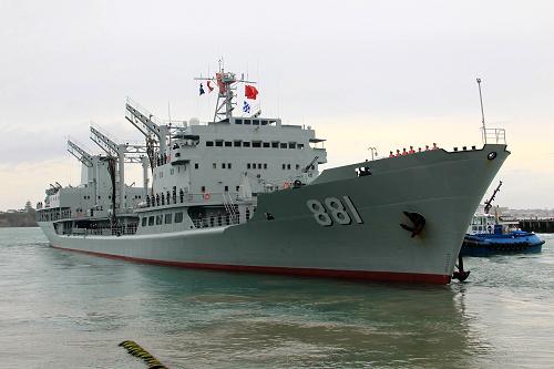 海军881洪泽湖舰图片