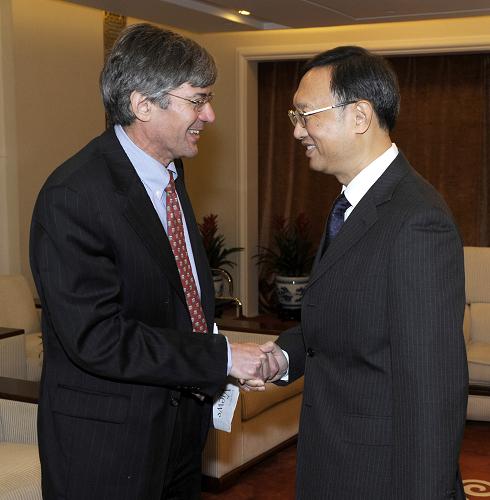 6月5日,中国外交部长杨洁篪在北京会见来华访问的美国常务副国务卿斯坦伯格。新华社记者 张铎 摄