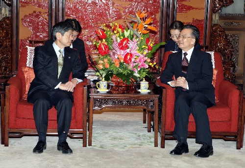 12月2日,国务院总理温家宝在北京中南海紫光阁会见来华出席首次中日经济高层对话的日本外相高村正彦。新华社记者姚大伟摄