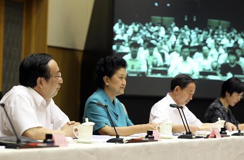 7月6日,中共中央政治局委员、国务委员刘延东在北京出席全国教育投入和管理工作电视电话会议并讲话。新华社记者 丁林 摄