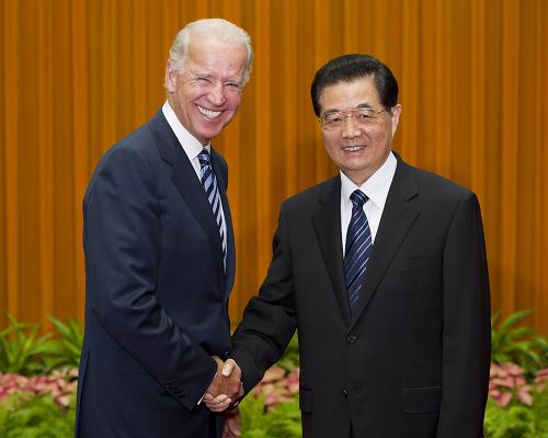 8月19日,国家主席胡锦涛在北京人民大会堂会见美国副总统拜登。新华社记者 黄敬文 摄