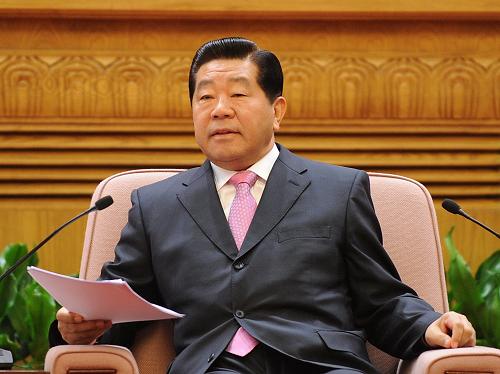 3月27日,纪念西藏百万农奴解放50周年座谈会在北京人民大会堂举行。中共中央政治局常委、全国政协主席贾庆林出席座谈会并发表重要讲话。新华社记者 李学仁 摄