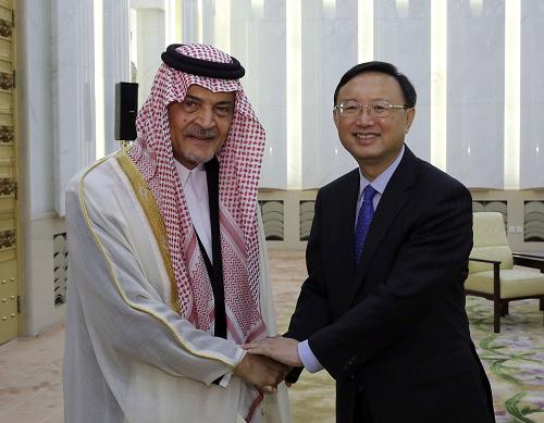 5月17日,中国国务委员杨洁篪在北京会见沙特外交大臣费萨尔亲王。新华社 记者 丁林 摄