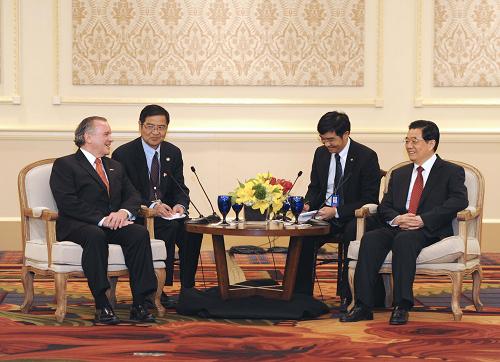 1月20日,中国国家主席胡锦涛在芝加哥会见美国芝加哥市市长戴利。新华社记者 谢环驰 摄
