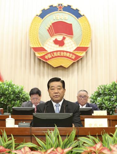 11月22日,政协第十一届全国委员会常务委员会第十九次会议圆满完成各项议程,在北京闭幕。全国政协主席贾庆林出席闭幕会并讲话。新华社记者 丁林 摄
