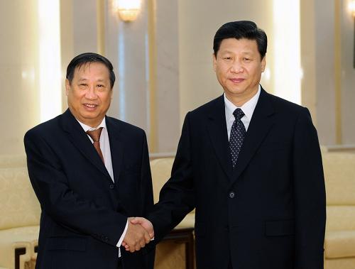 习近平会见越南副总理兼外长范家谦 7月2日,国家副主席习近平在北京人民大会堂会见越南副总理兼外长范家谦。 新华社记者 李涛 摄