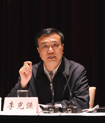 12月28日,中共中央政治局常委、国务院副总理李克强出席在山西省大同市召开的全国城市和国有工矿棚户区改造会议并讲话。新华社记者黄敬文摄