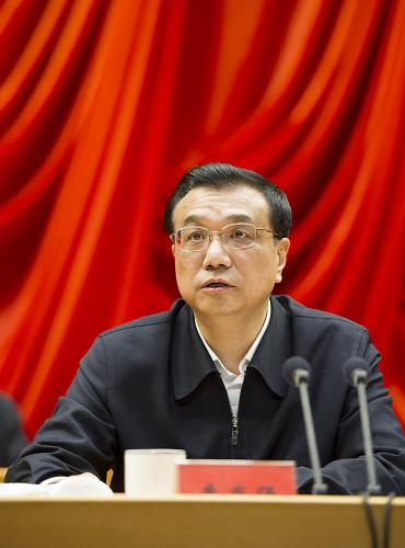 1月5日,新进中央委员会的委员、候补委员学习贯彻党的十八大精神研讨班在中央党校开班。中共中央政治局常委李克强主持开班式。