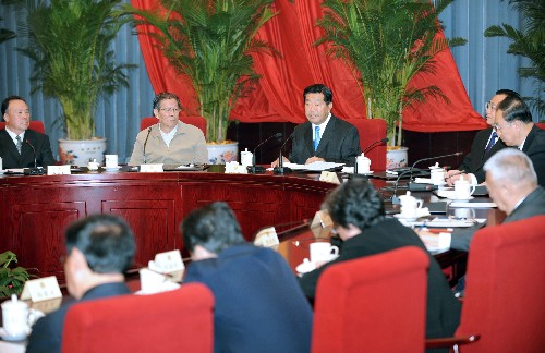 10月7日,政协第十一届全国委员会第七次主席会议在北京召开。中共中央政治局常委、全国政协主席贾庆林主持会议并讲话。新华社记者 马占成 摄