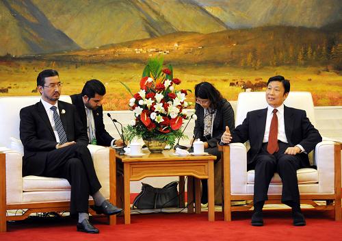 9月21日,中国国家副主席李源潮在昆明会见阿富汗人民院议长易卜拉希米。新华社记者 杨宗友 摄