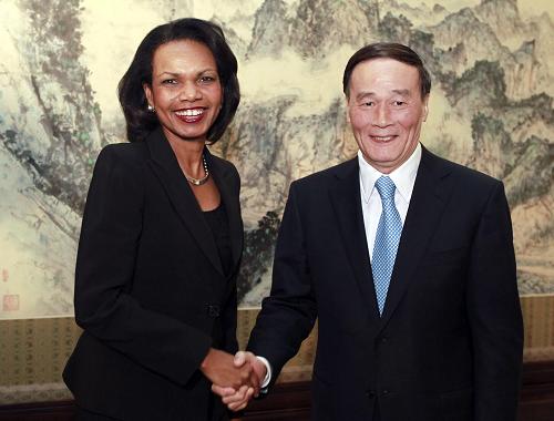 3月22日,中国国务院副总理王岐山在北京中南海紫光阁会见美国前国务卿康多莉扎·赖斯。 新华社记者 谢环驰摄