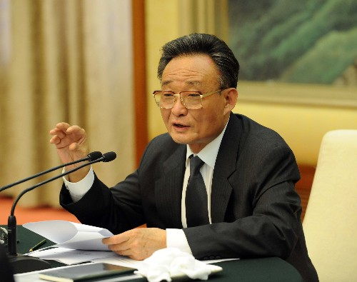5月22日,十一届全国人大常委会举行第四次委员长会议,听取国务院关于四川汶川大地震抗震抢险及救灾工作情况的汇报。中共中央政治局常委、全国人大常委会委员长吴邦国主持会议并发表重要讲话。 新华社记者饶爱民摄