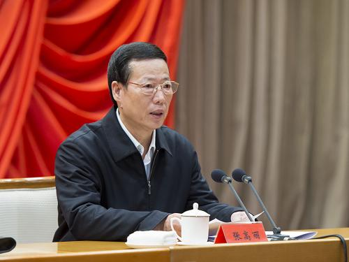 2月18日,中共中央政治局常委、国务院总理李克强在省部级主要领导干部学习贯彻十八届三中全会精神全面深化改革专题研讨班上以深化经济体制改革为题作报告。中共中央政治局常委、国务院副总理张高丽主持。 新华社记者 王晔 摄