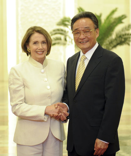 5月27日,全国人大常委会委员长吴邦国在北京人民大会堂与美国国会众议院议长佩洛西举行会谈。新华社记者 李学仁 摄