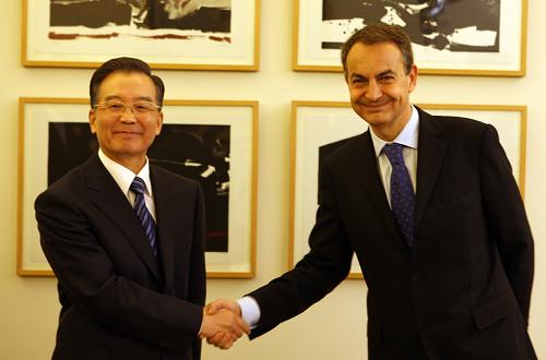 1月30日,国务院总理温家宝在西班牙马德里首相府与西班牙首相萨帕特罗举行会谈。新华社记者姚大伟摄
