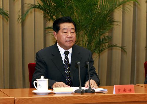 1月28日至29日,2010年对台工作会议在北京举行。中共中央政治局常委、全国政协主席贾庆林出席会议并作重要讲话。新华社记者 庞兴雷 摄