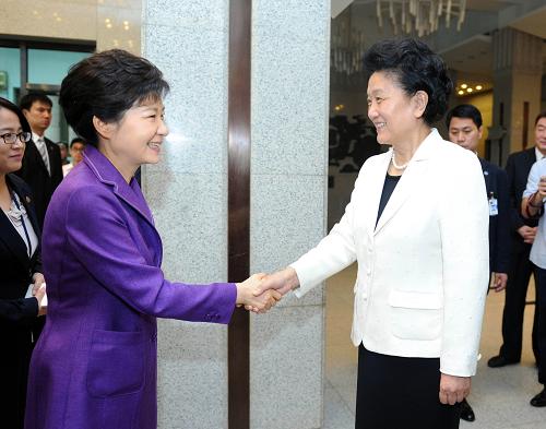 6月29日,中国国务院副总理刘延东在北京会见韩国总统朴槿惠。 新华社记者 张铎 摄