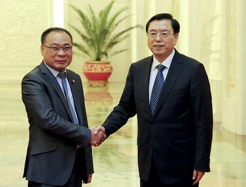 4月22日,全国人大常委会委员长张德江在北京人民大会堂与泰国国会主席兼下议院议长颂萨·革素拉暖举行会谈。 新华社记者 张铎 摄
