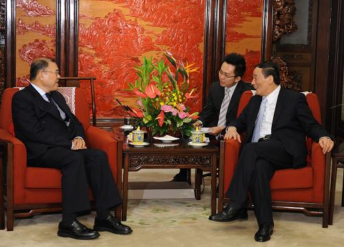 9月4日,中国国务院副总理王岐山在北京中南海会见联合国贸易和发展会议秘书长素帕猜。 新华社记者黄敬文摄