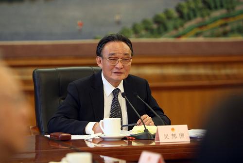 2月10日,全国人大常委会委员长吴邦国在北京人民大会堂主持召开全国人大常委会第三十八次委员长会议。新华社记者 刘卫兵 摄