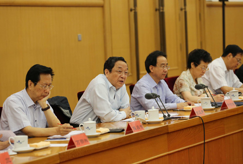 7月22日,统一战线深入学习贯彻中共十八大精神专题研讨班在京开班。中共中央政治局常委、全国政协主席俞正声出席开班式并发表重要讲话。新华社记者刘卫兵摄