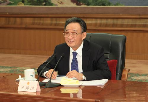 12月22日,十一届全国人大常委会第五十五次委员长会议在北京人民大会堂举行。吴邦国委员长主持会议。 新华社记者 樊如钧 摄