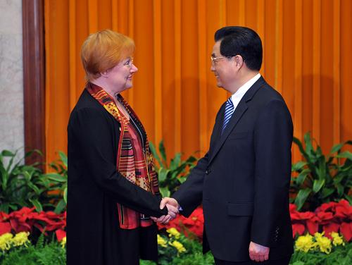 10月23日,中国国家主席胡锦涛在北京人民大会堂会见前来出席第七届亚欧首脑会议的芬兰总统哈洛宁。新华社记者 刘建生 摄